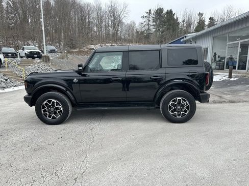 Used 2023 Ford Bronco Outer Banks image 2