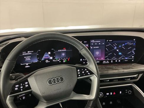 Certified 2025 Audi Q5 Premium Plus w/ Premium Plus AWD/4WD image 12