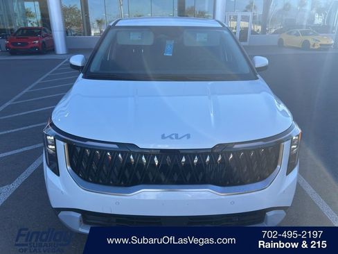 Used 2025 Kia Carnival LXS image 1