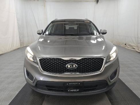 Used 2017 Kia Sorento FWD image 7
