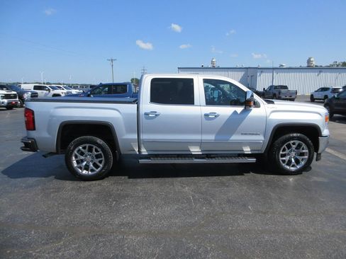 Used 2015 GMC Sierra 1500 SLT w/ SLT Crew Cab Value Package AWD/4WD image 4