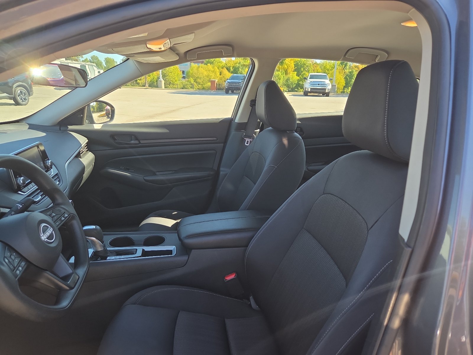 Used 2024 Nissan Altima 2.5 S FWD image 12