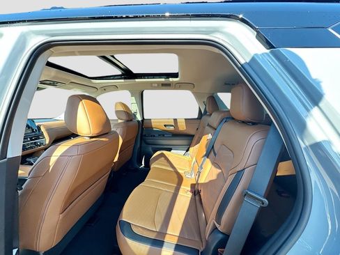 Used 2025 Nissan Pathfinder Platinum w/ Cargo Package image 24