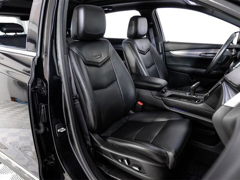 Used 2017 Cadillac XT5 Premium Luxury w/ Driver Assist Package image 34