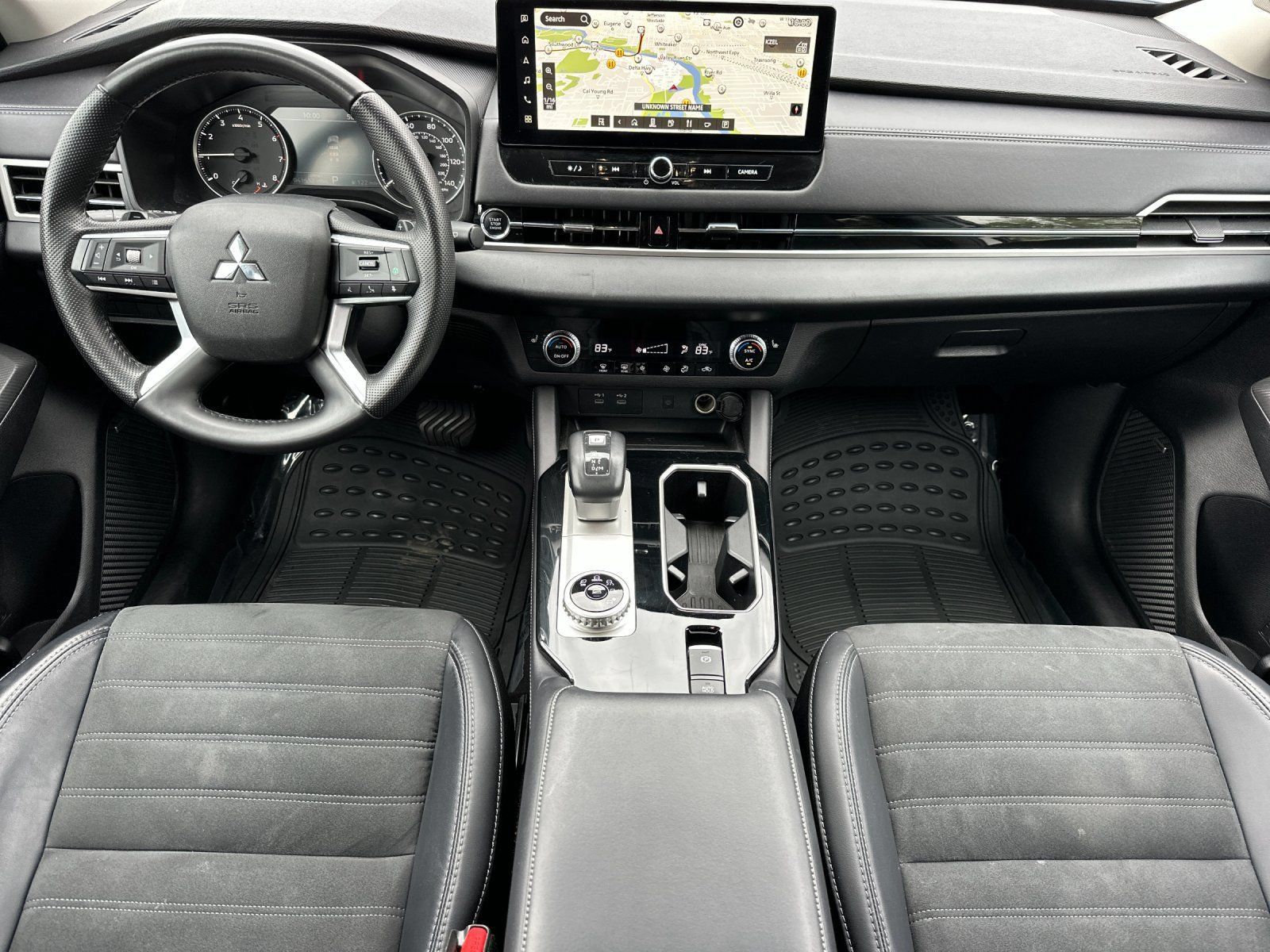 Used 2025 Mitsubishi Outlander SE FWD image 12