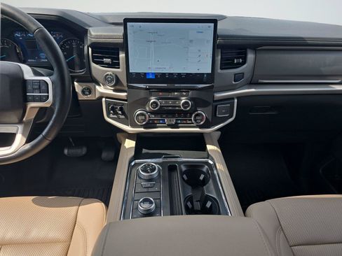 Used 2022 Ford Expedition XLT AWD/4WD image 11