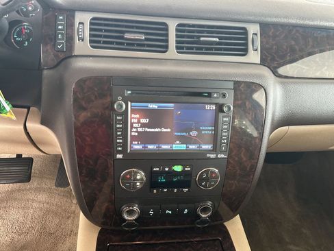 Used 2014 GMC Yukon Denali RWD image 24