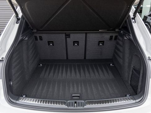 New 2026 Porsche Macan S image 42