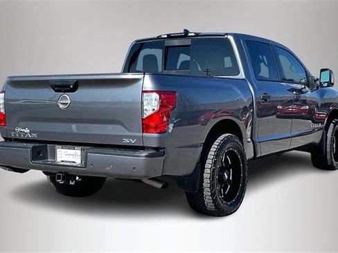 Used 2024 Nissan Titan SV w/ SV Convenience Package image 5