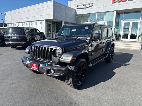 Certified 2021 Jeep Wrangler Unlimited Sahara AWD/4WD image 3
