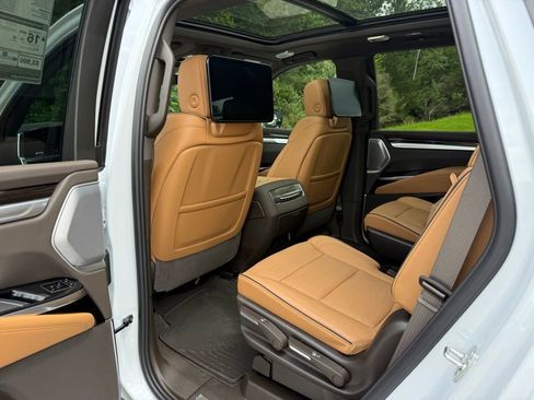 New 2026 Cadillac Escalade Luxury w/ Touring Package AWD/4WD image 22