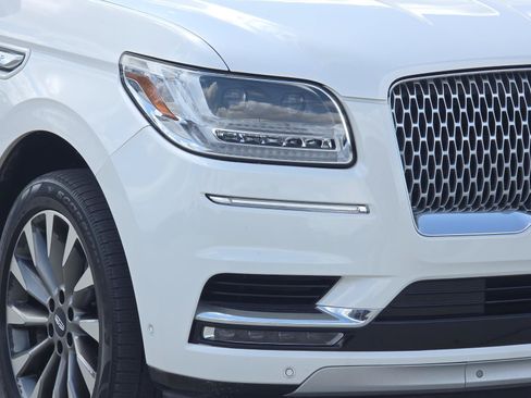 Used 2018 Lincoln Navigator L Select w/ Technology Package RWD image 8