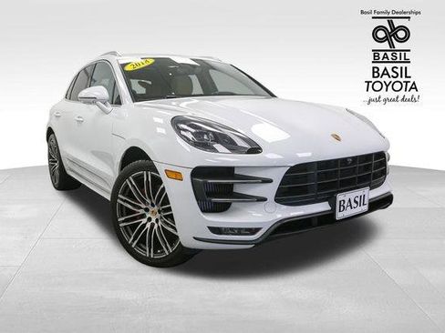 Used 2018 Porsche Macan Turbo image 2