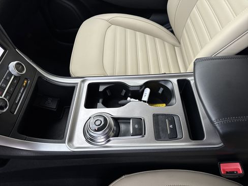 Used 2024 Ford Edge SEL image 35