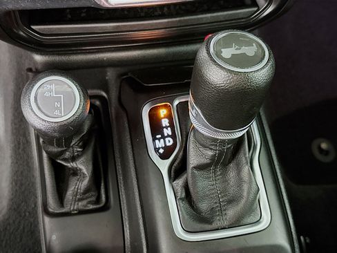 Used 2023 Jeep Wrangler Sport AWD/4WD image 19