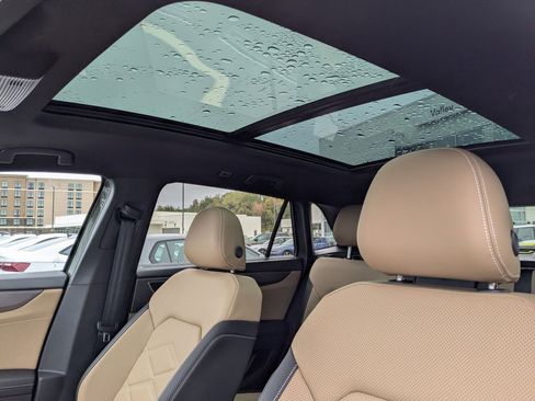 New 2026 Volkswagen Atlas Cross Sport SE image 16