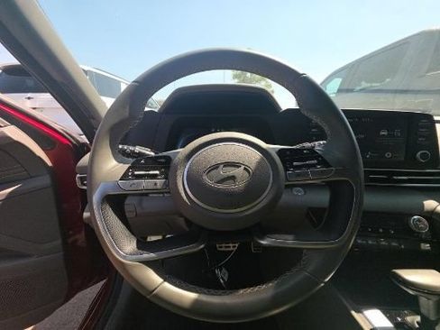 Used 2025 Hyundai Elantra Sport FWD image 13