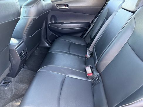 Used 2025 Toyota Corolla Cross XLE FWD image 27