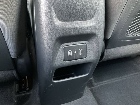 Used 2025 Hyundai Venue SEL FWD image 34