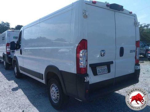 Used 2025 RAM ProMaster 2500 w/ Convenience Group FWD image 2