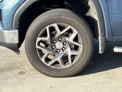 Used 2024 GMC Sierra 1500 SLT image 11