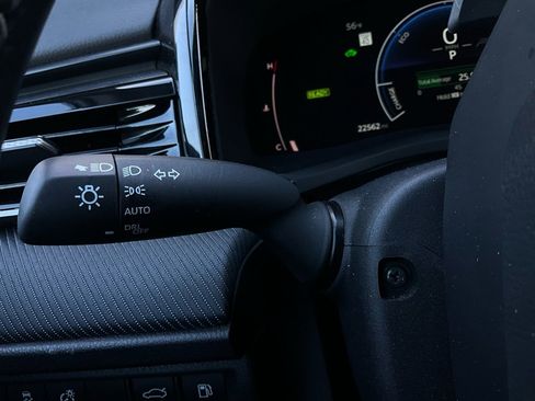 Used 2025 Toyota Camry SE image 35