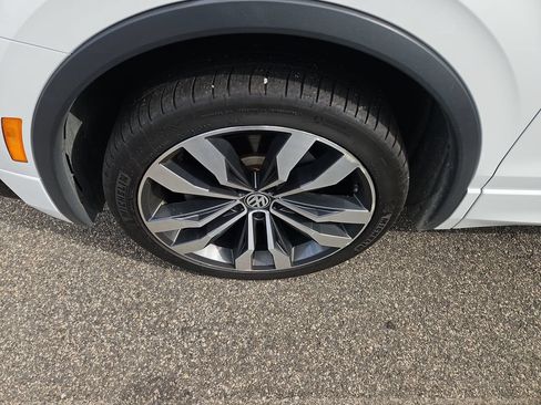 Used 2020 Volkswagen Tiguan SEL Premium R-Line AWD/4WD image 3