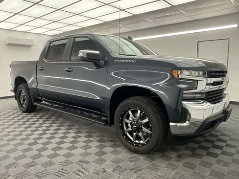 Used 2021 Chevrolet Silverado 1500 LT image 3