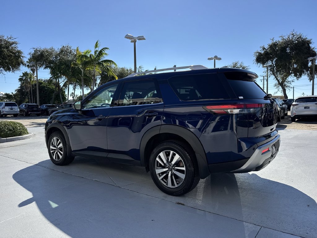 Used 2022 Nissan Pathfinder SL w/ SL Black Package AWD/4WD image 26