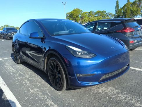 Used 2023 Tesla Model Y Long Range image 1