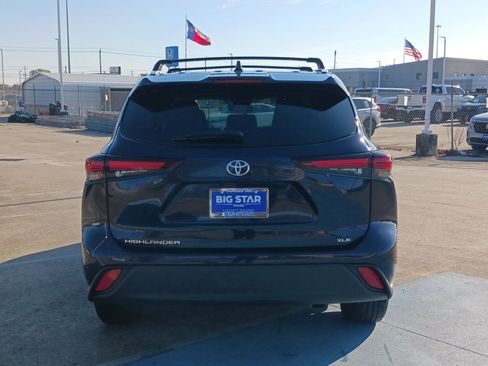 Used 2025 Toyota Highlander XLE image 5