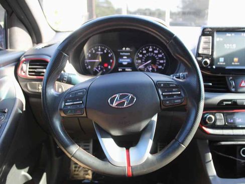 Used 2018 Hyundai Elantra GT Sport FWD image 14