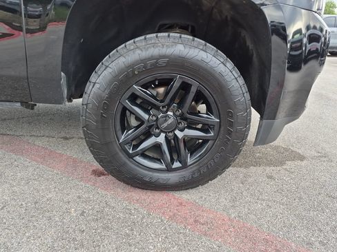 Used 2019 GMC Yukon XL SLT AWD/4WD image 18