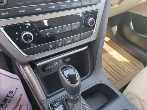 Used 2016 Hyundai Sonata SE FWD image 19