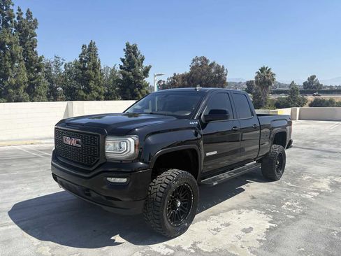 Used 2018 GMC Sierra 1500 SLE w/ SLE Value Package AWD/4WD image 2