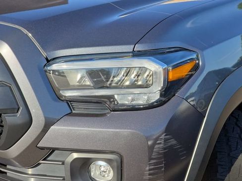 Used 2022 Toyota Tacoma TRD Off-Road w/ TRD Premium Off Road Package AWD/4WD image 33