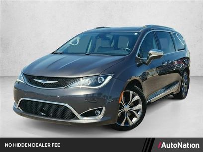 Used 2018 Chrysler Pacifica Limited w/ Tire & Wheel Group