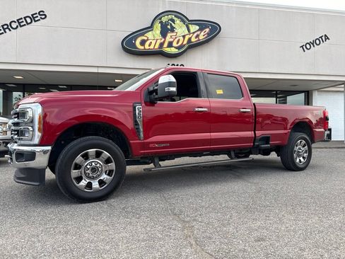 Used 2023 Ford F350 Lariat w/ Lariat Ultimate Package AWD/4WD image 3