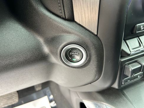 Used 2022 GMC Sierra 3500 Denali w/ Denali Ultimate Package image 17