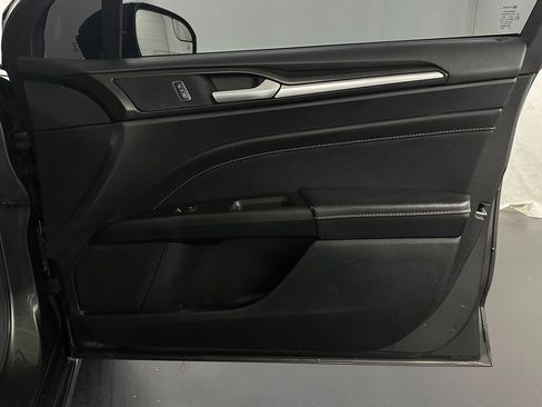 Used 2017 Ford Fusion Titanium image 34