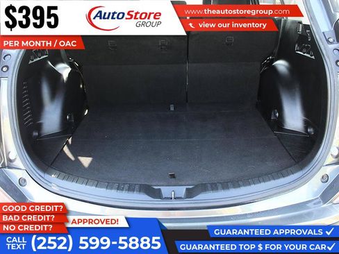 Used 2018 Toyota RAV4 LE FWD image 10