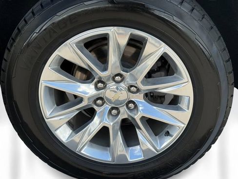 Used 2022 Chevrolet Suburban Premier RWD image 10