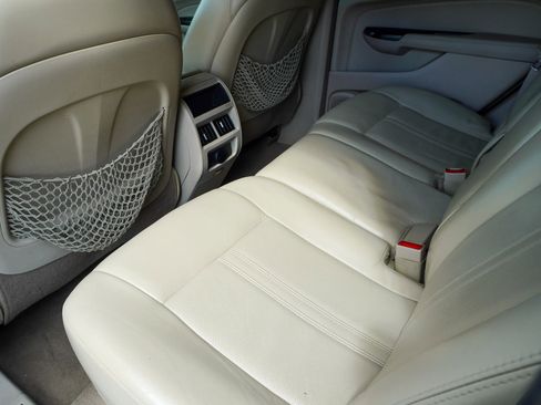 Used 2016 Cadillac SRX Luxury w/ Driver Awareness Package image 19