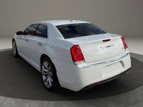 Used 2019 Chrysler 300 Limited RWD image 5