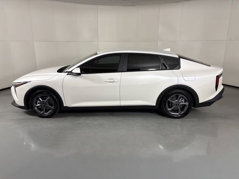 New 2026 Kia K4 FWD image 5