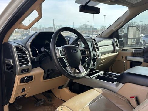 Used 2017 Ford F250 Lariat w/ Lariat Value Package image 10