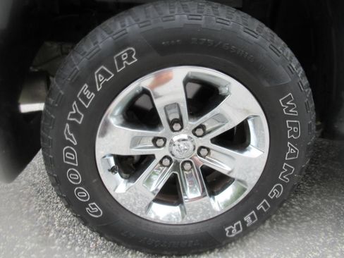 Used 2019 RAM 1500 Laramie AWD/4WD image 8
