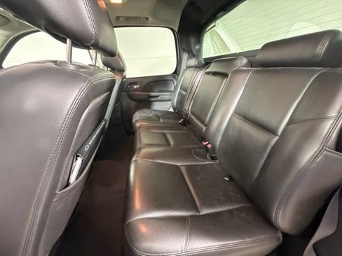 Used 2013 Chevrolet Avalanche LTZ AWD/4WD image 24
