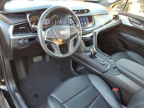 Used 2023 Cadillac XT5 Premium Luxury image 3