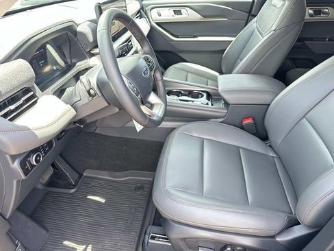 New 2025 Ford Explorer Active w/ Active Comfort Package image 21
